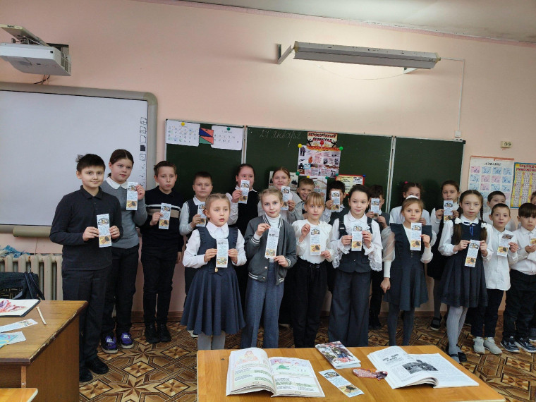 Библиотечный урок "Блокадной вечности страницы".